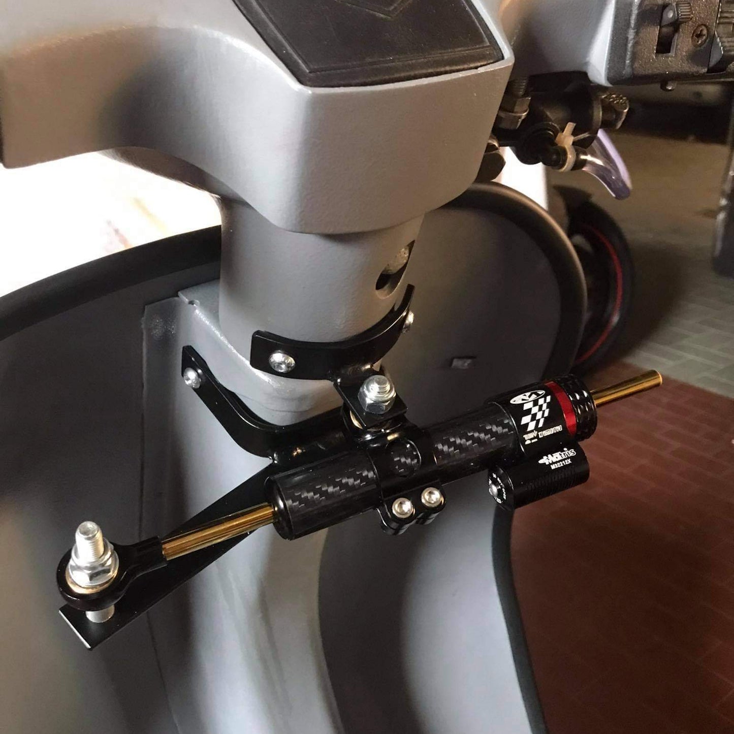 KIT ammortizzatore di sterzo CARBON LOOK 1.0 per VESPA SMALL