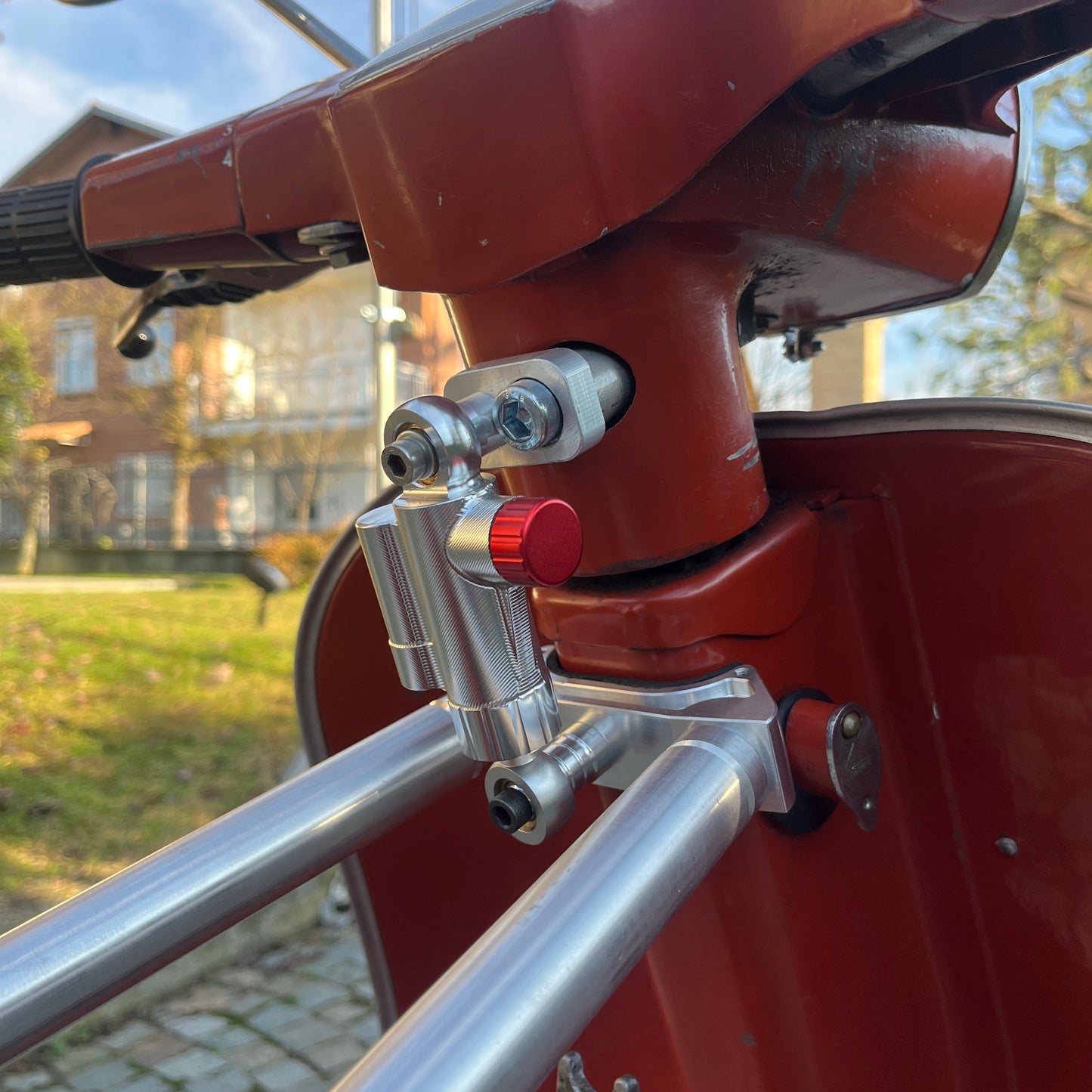 KIT PERFORMANCE holeless: Barra di rinforzo doppia + Ammortizzatore di sterzo regolabile – VESPA SPECIAL